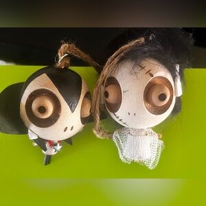 PIER 1 Set of two Halloween figurines. Dracula and bride of Frankenstein.